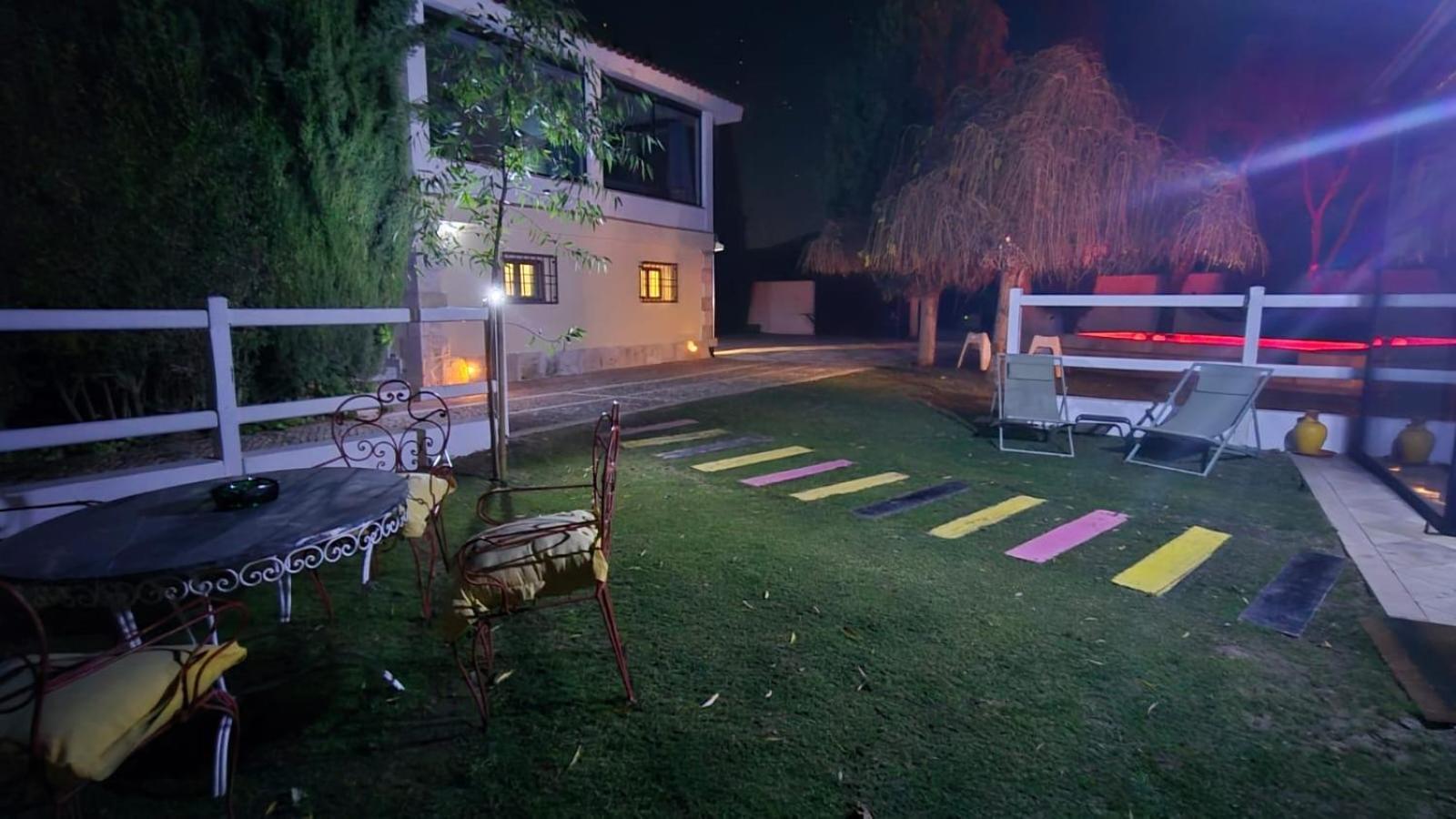 Hearts & Ponies Apartamentos Con Piscinas Privadas Cerca De La Warner 친촌 외부 사진
