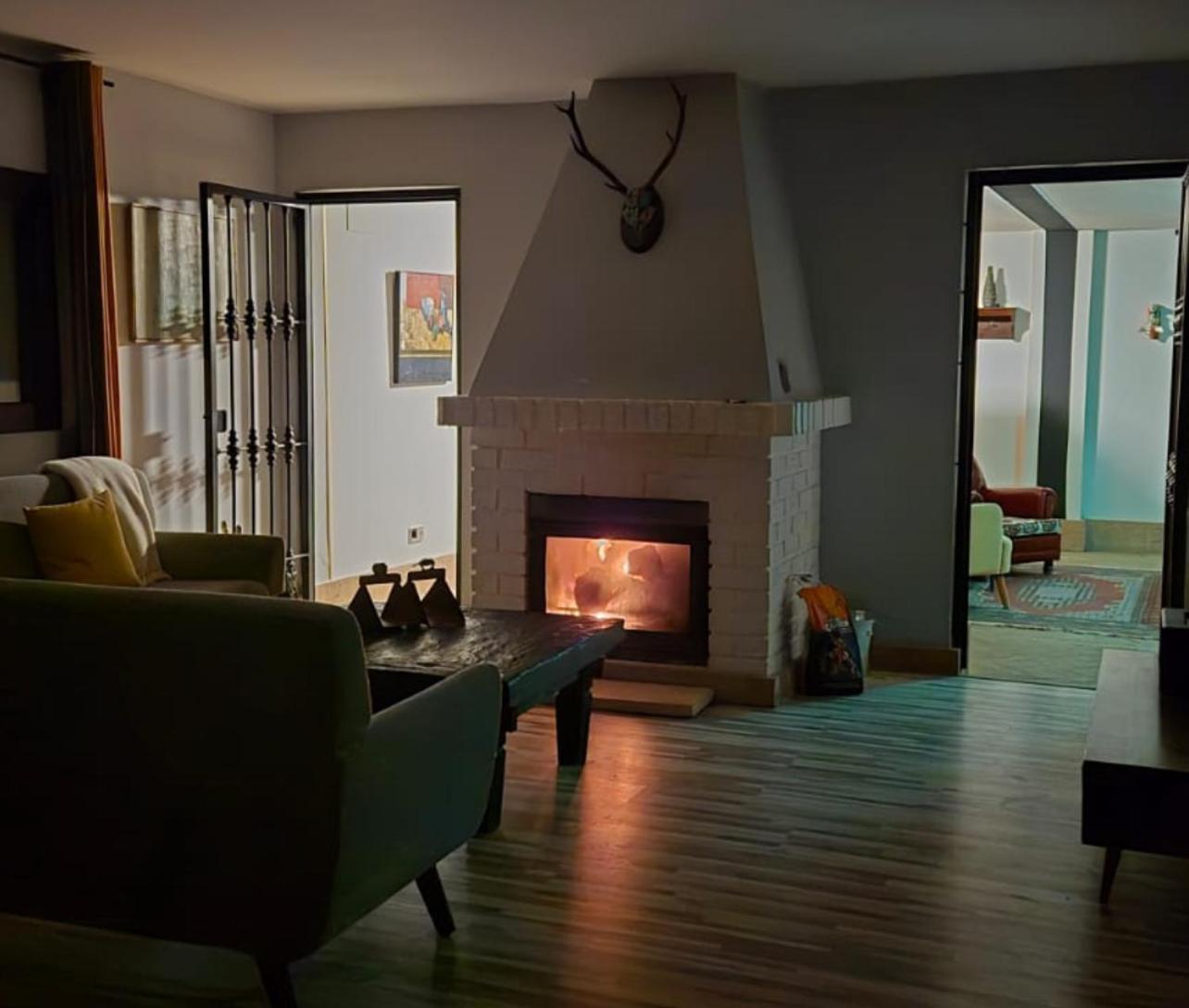 Hearts & Ponies Apartamentos Con Piscinas Privadas Cerca De La Warner 친촌 외부 사진