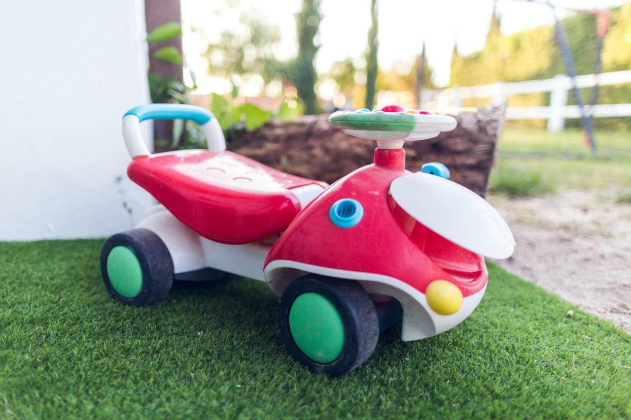 Hearts & Ponies Apartamentos Con Piscinas Privadas Cerca De La Warner 친촌 외부 사진