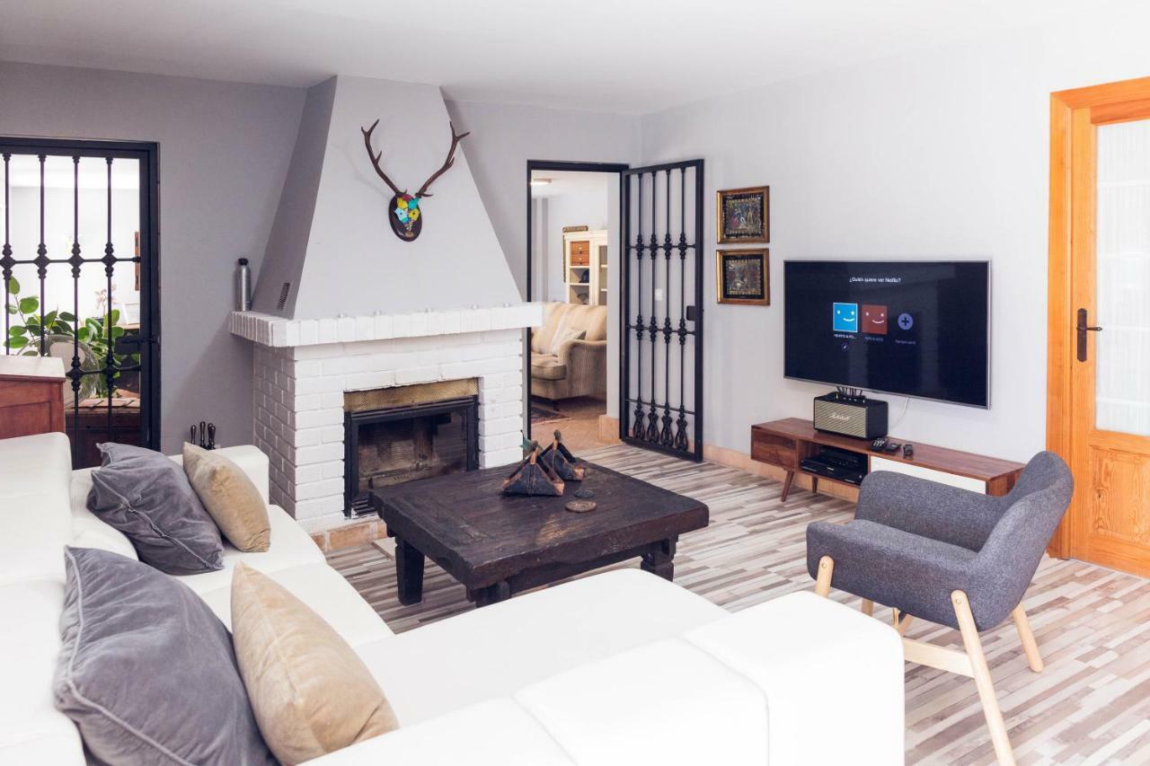 Hearts & Ponies Apartamentos Con Piscinas Privadas Cerca De La Warner 친촌 외부 사진